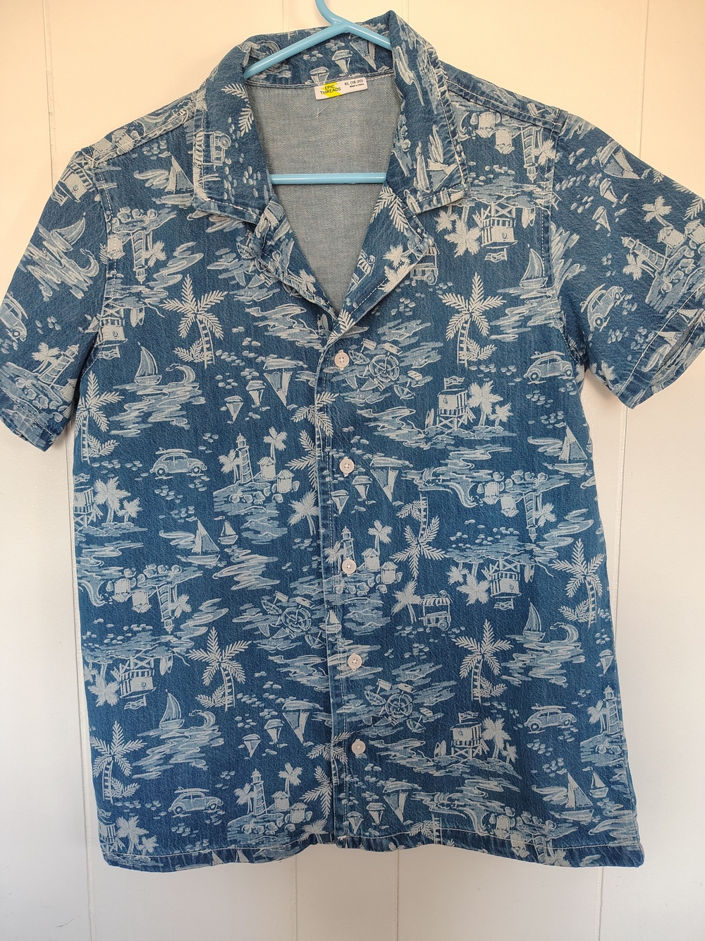 Epic Threads Boys XL 18-20 Denim Hawaiian Beach Print Short Sleeve Shirt.